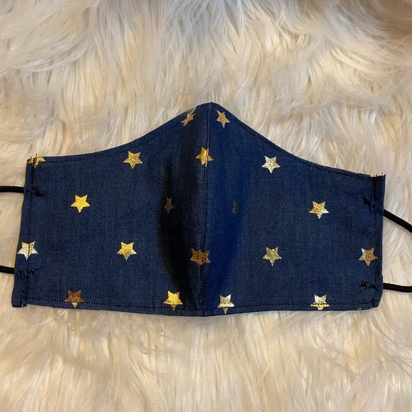 Woman’s Face Mask Cover with Filter Pockets - Picture 2 of 2